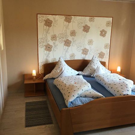 Ferienwohnung Martina Zell an der Mosel Dış mekan fotoğraf